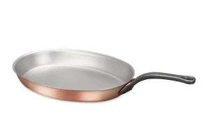 Classical Range 30 x 20cm Oval Copper Frying Pan with Cast Iron Handle — 1