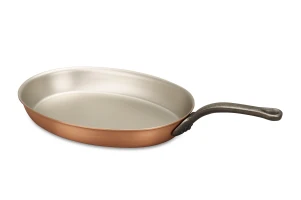 Classical Range 30 x 20cm Oval Copper Frying Pan with Cast Iron Handle — 1